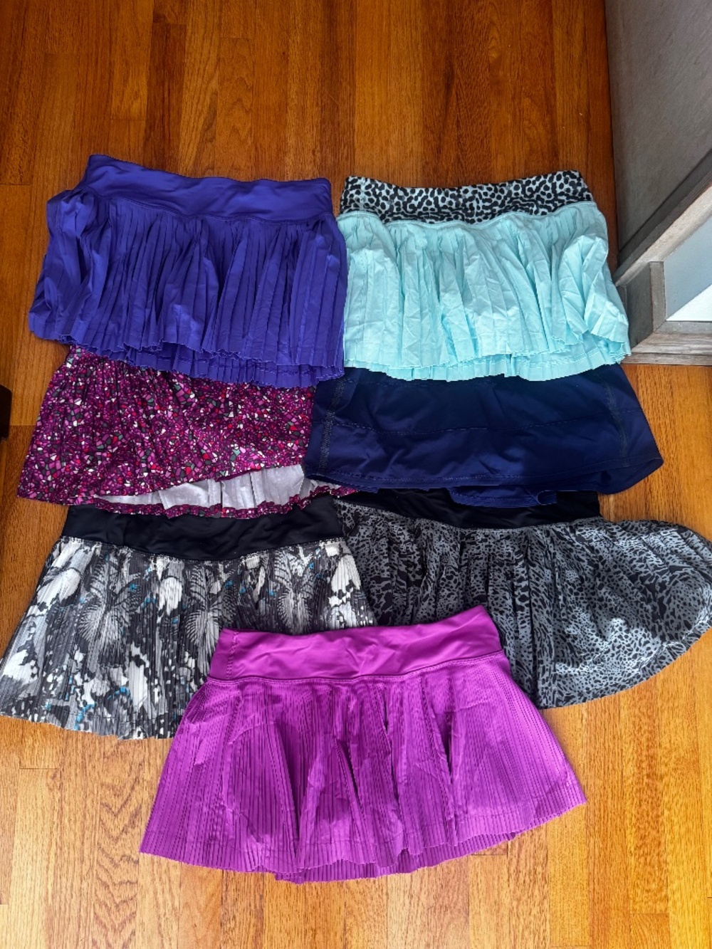 LOT of 7 Lulu Lemon Skorts Sz 8